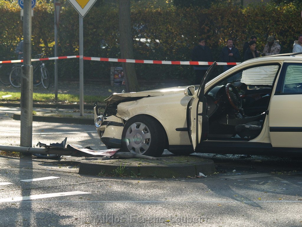 VU 4 PKW Koeln Innere Kanalstr Subbelratherstr  P26.JPG